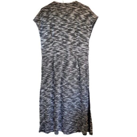 Marallis Grey Graphite Sleeveless Linen, Long Trench coat. Size Medium - Picture 6 of 9